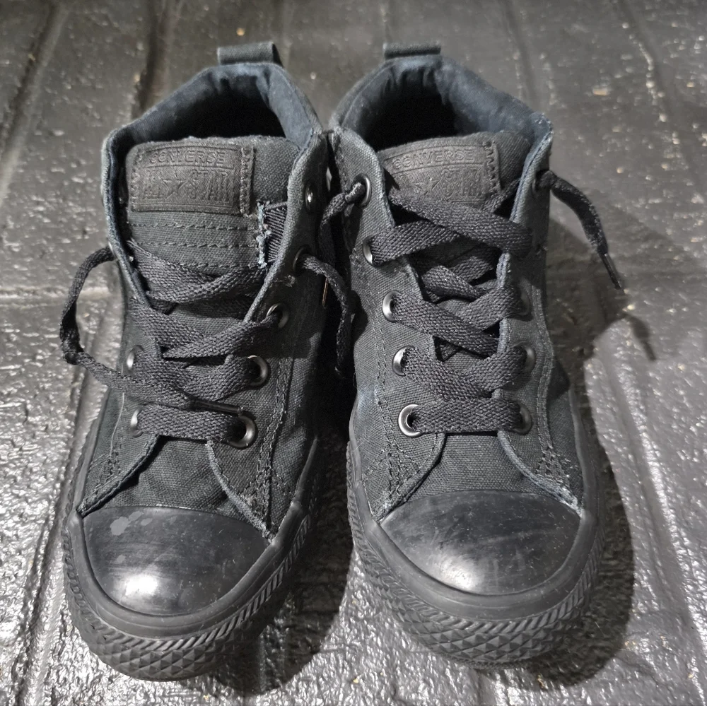 Converse Chuck Taylor All Star Street Mid, Junior Size 2